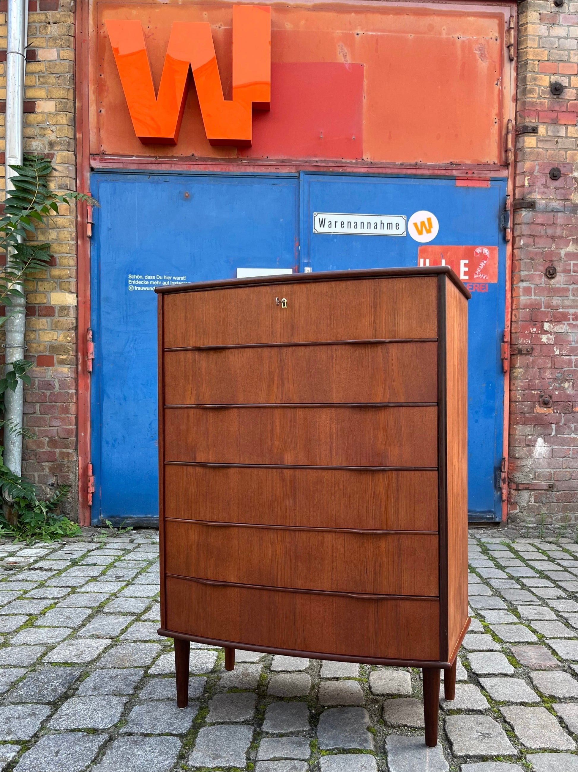 Geschwungene Kommode Teak aus Dänemark
