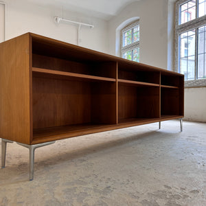 Sideboard Regal Nussbaum mit neuen Chromfüßen