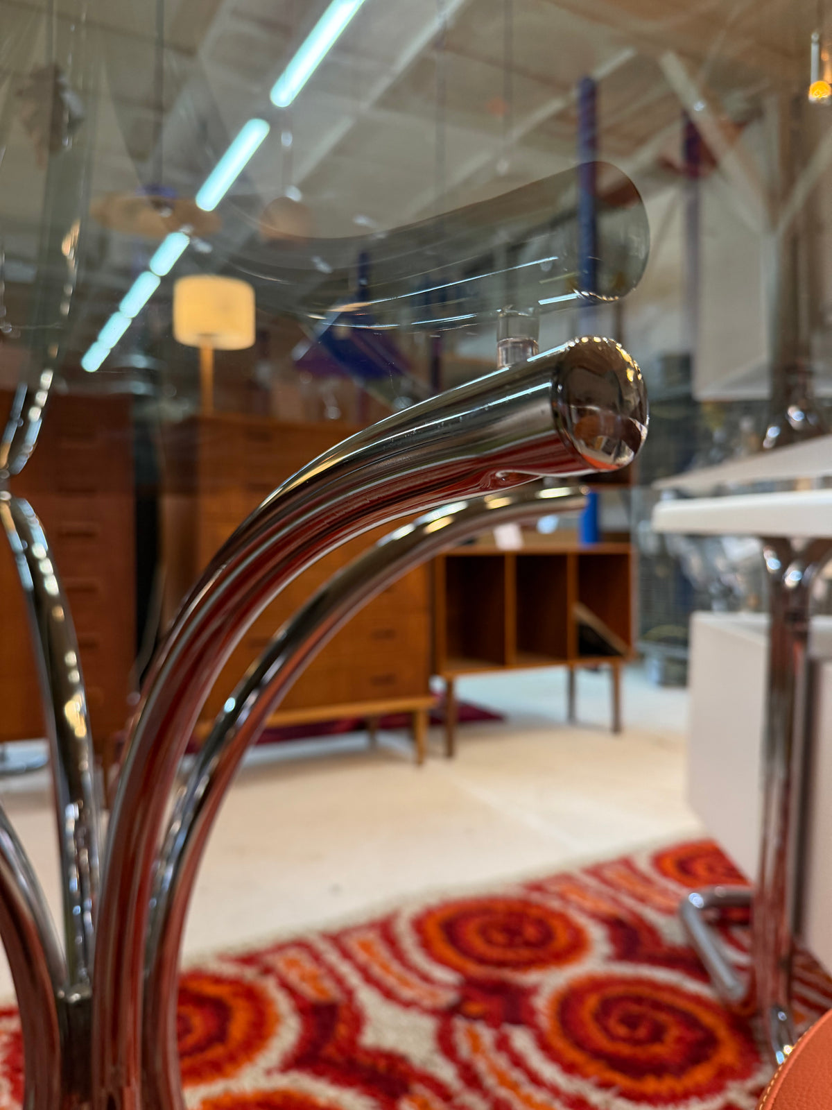 Runder Esstisch Chrom & Rauchglas