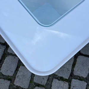 Couchtisch weiß Kunstoff Glas von Peter Ghyczy