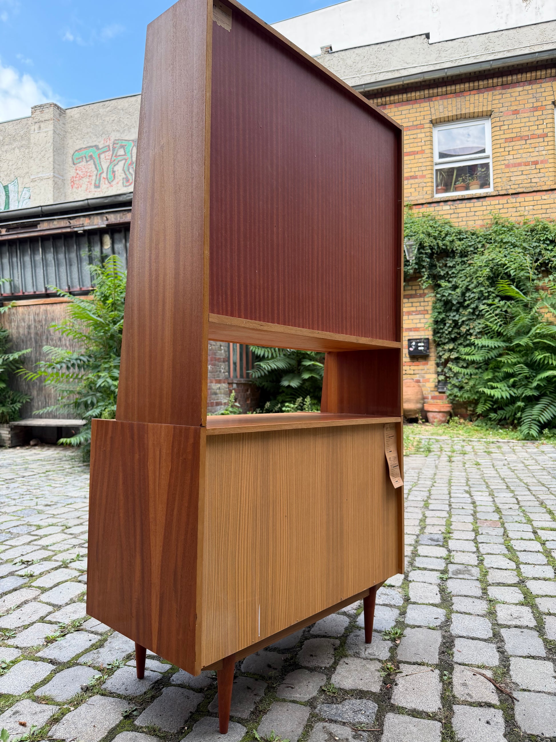 Schrank mit Klappfächern & Vitrine von VEB Möbelindustrie Halle