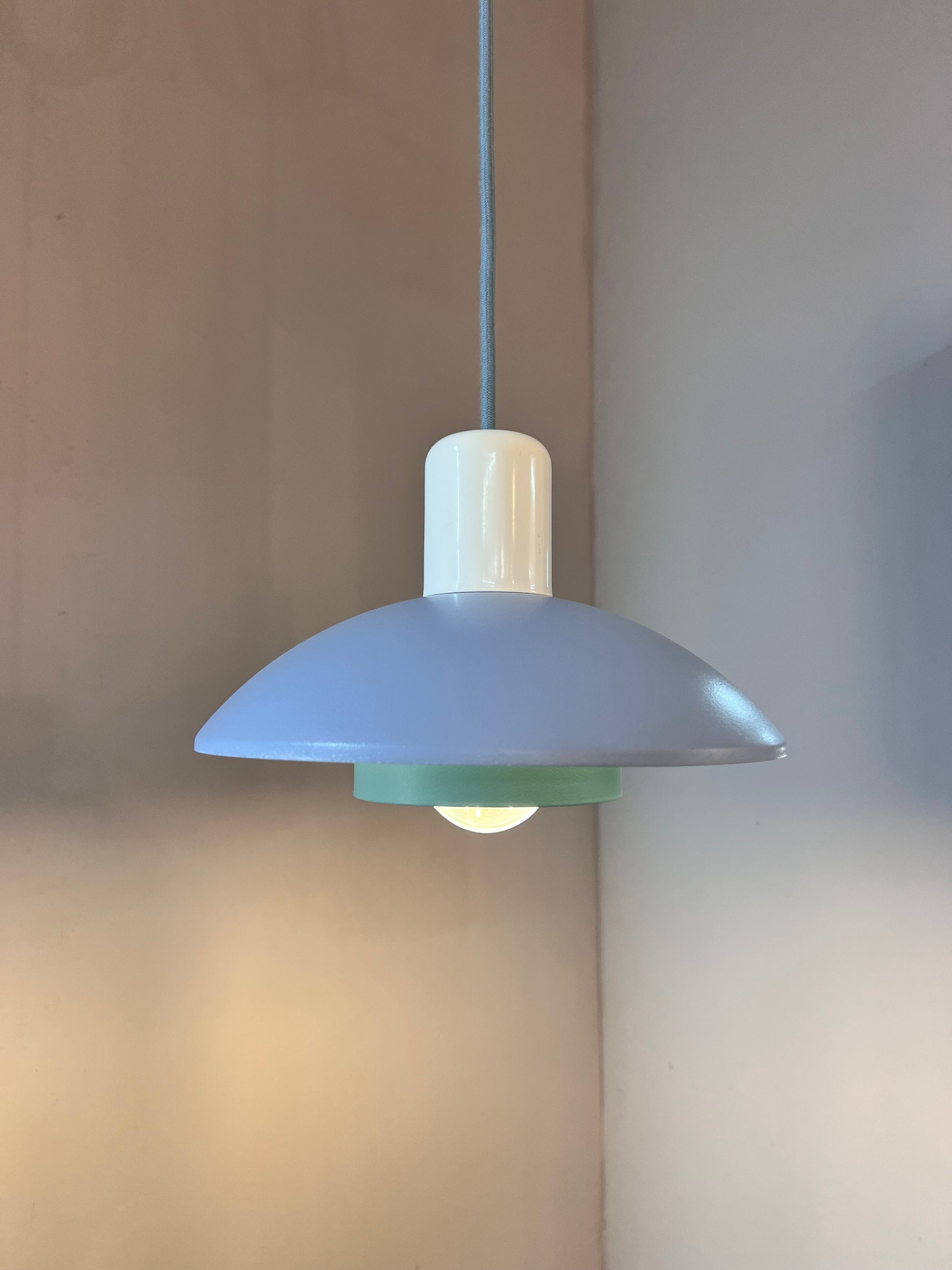 Lamellenlampe Typ 728 neu lackiert von Horn