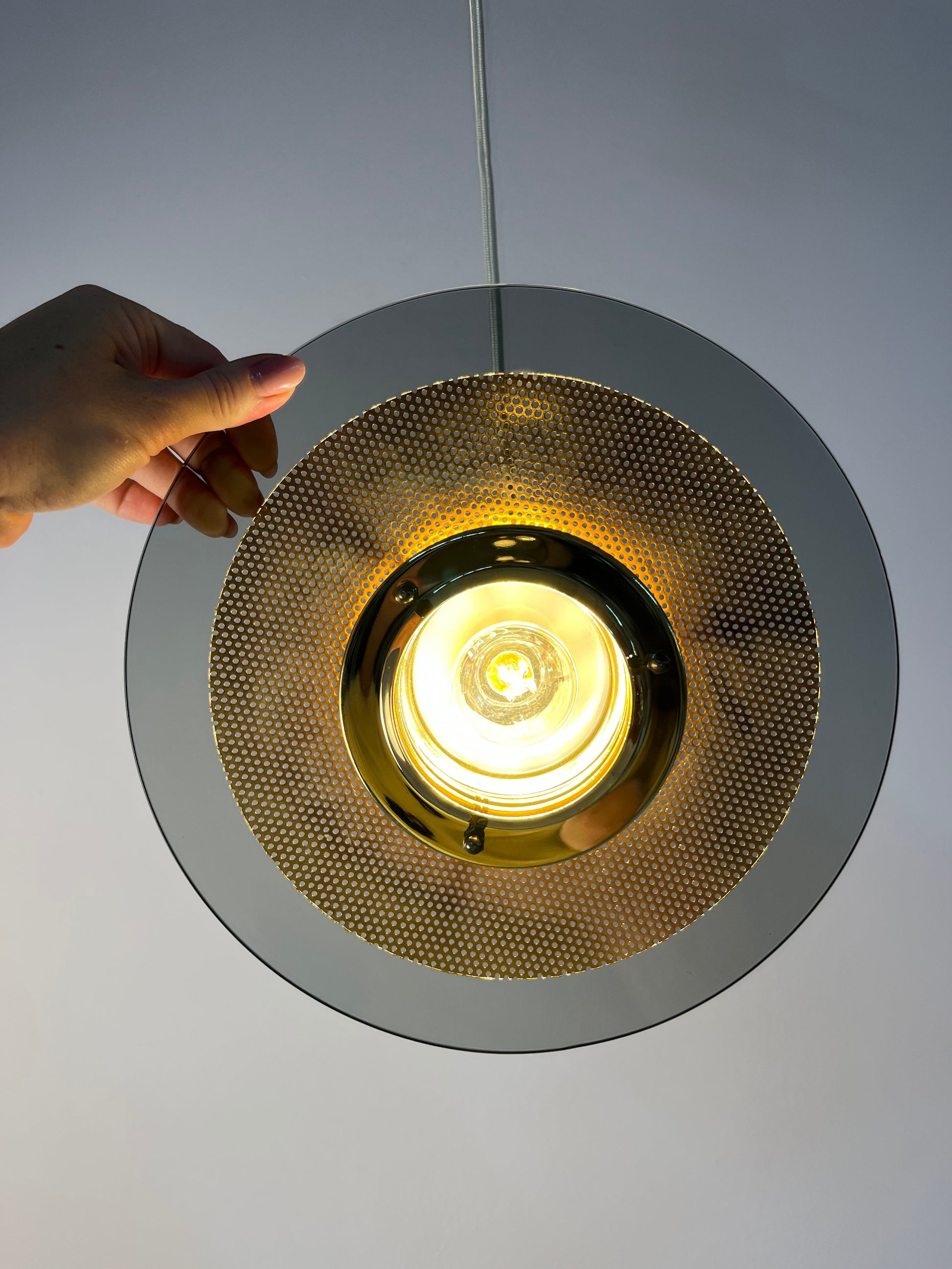 Kleine Hängelampe Rauchglas Messing von Jan Eskil Eskilsson für Belid