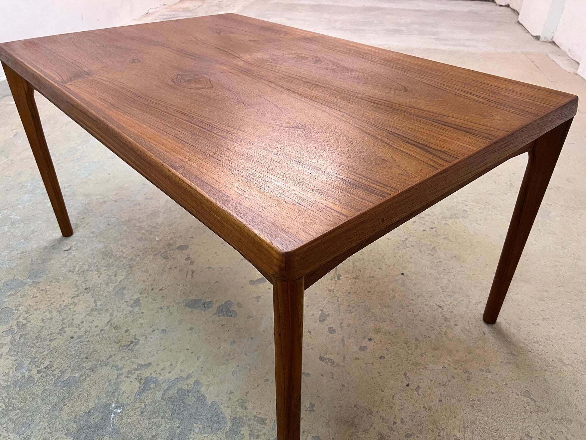 Ausziehbarer Esstisch Teak von Henning Kjærnulf