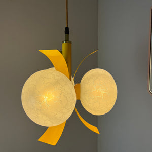 Hängelampe gelb weiß von Richard Essig