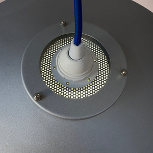 Lamellenlampe silbergrau mit marmoriertem Glasschirm aus Dänemark