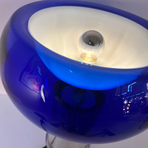 Tischlampe mit doppelwandigem Glasschirm königsblau von Doria