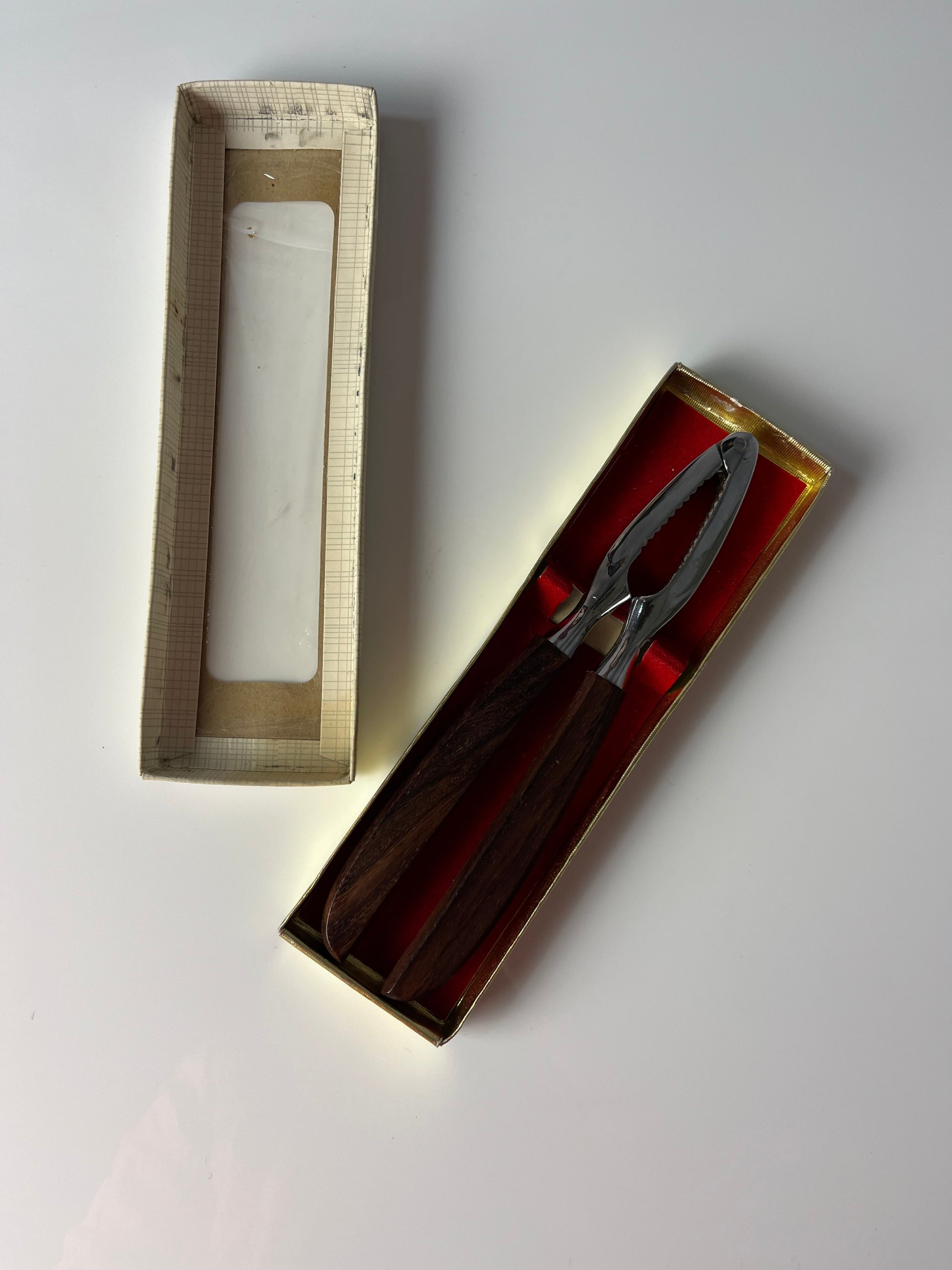 Nussknacker Teak in Originalverpackung