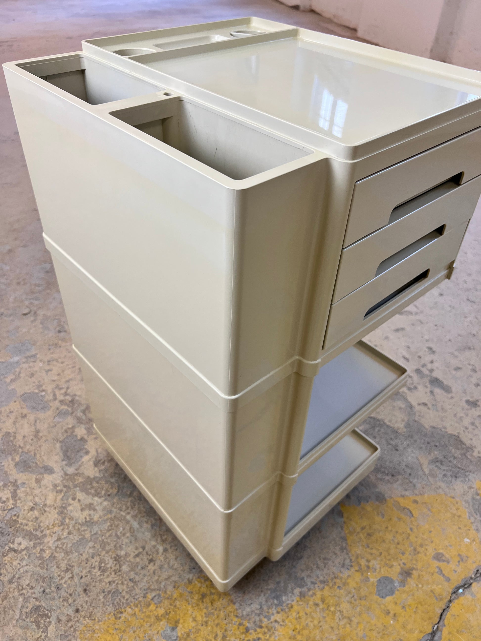 Rollwagen Stile cremeweiß von Giovanni Pelis für Neolt