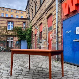 Ausziebarer Esstisch Teak von Henning Kjearnulf