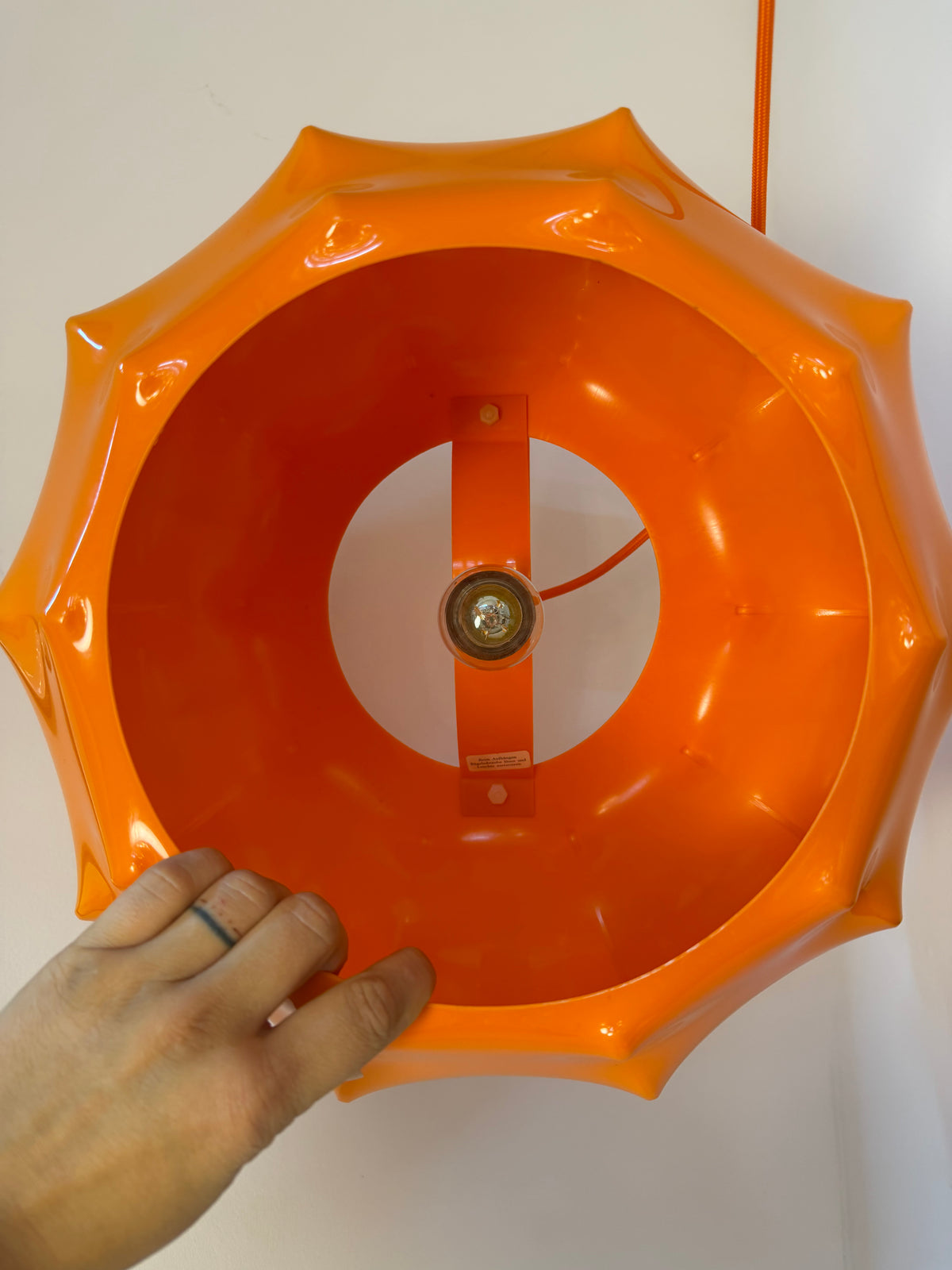 Hängelampe orange mit orangem Kabel von Ilka Plast