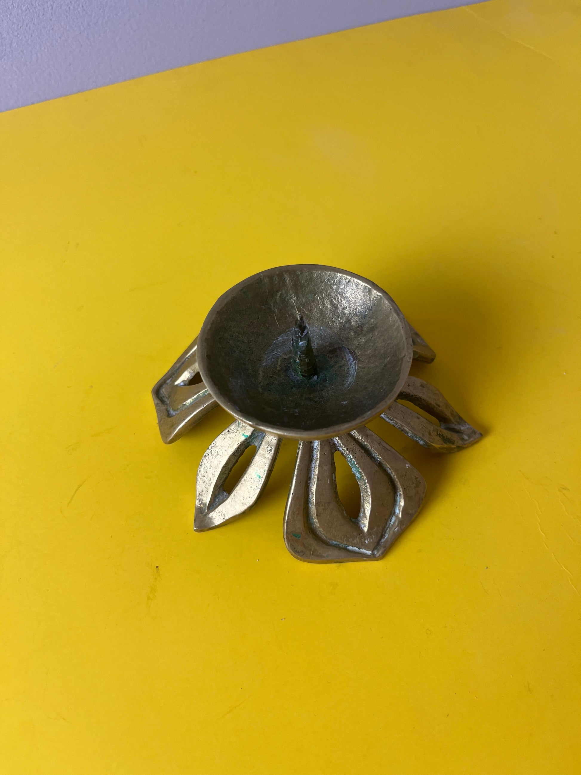 Kerzenständer Messing in Blütenform