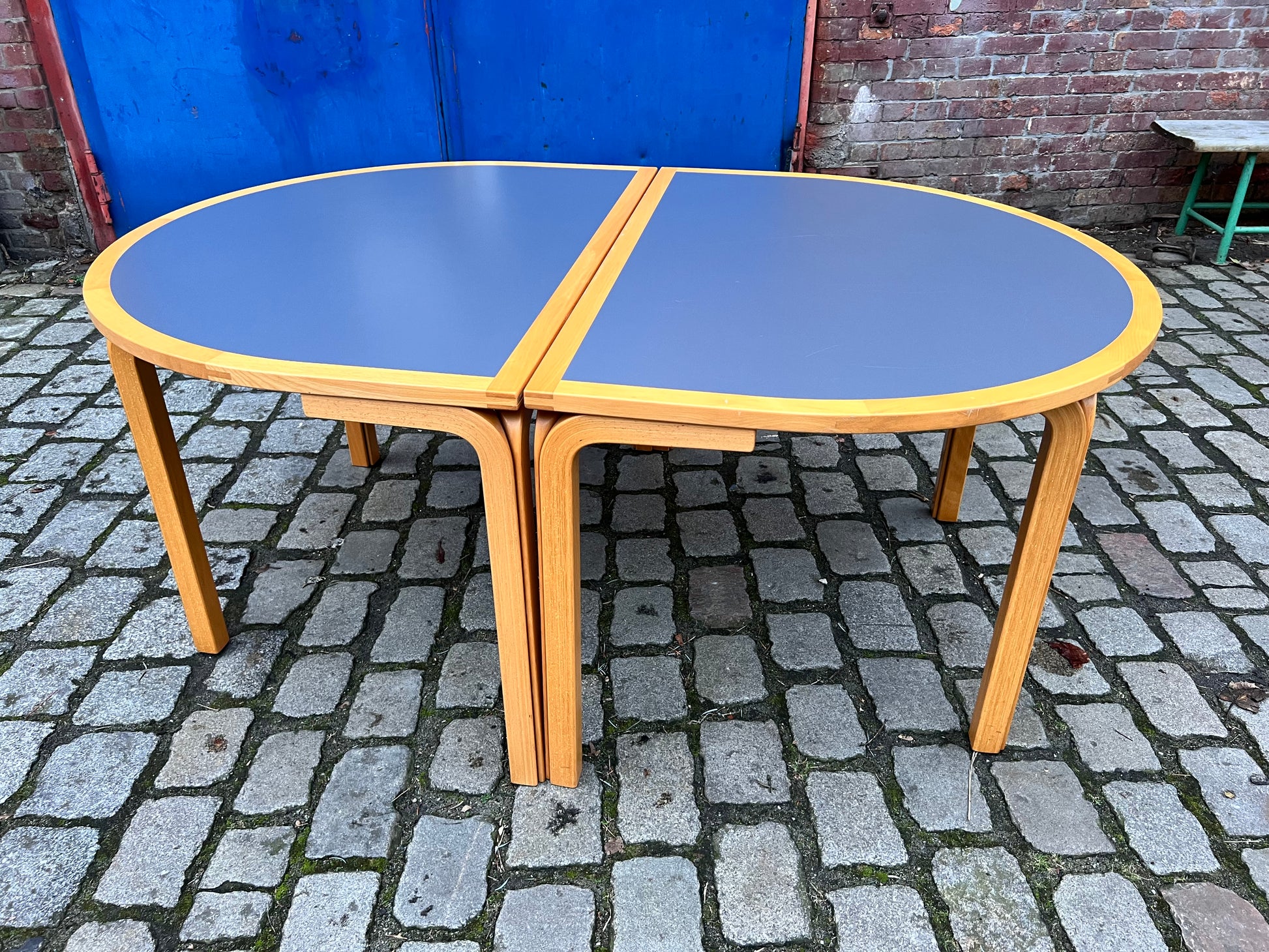 Halbrunder Esstisch grau Buche von Rud Thygesen & Johnny Sørensen für Farstrup