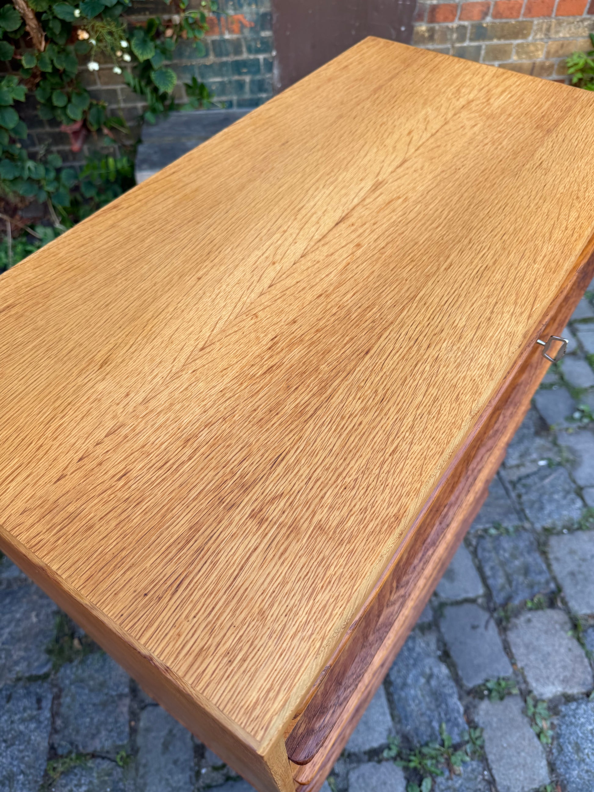 Tallboy Kommode Eiche mit Schloss aus Dänemark