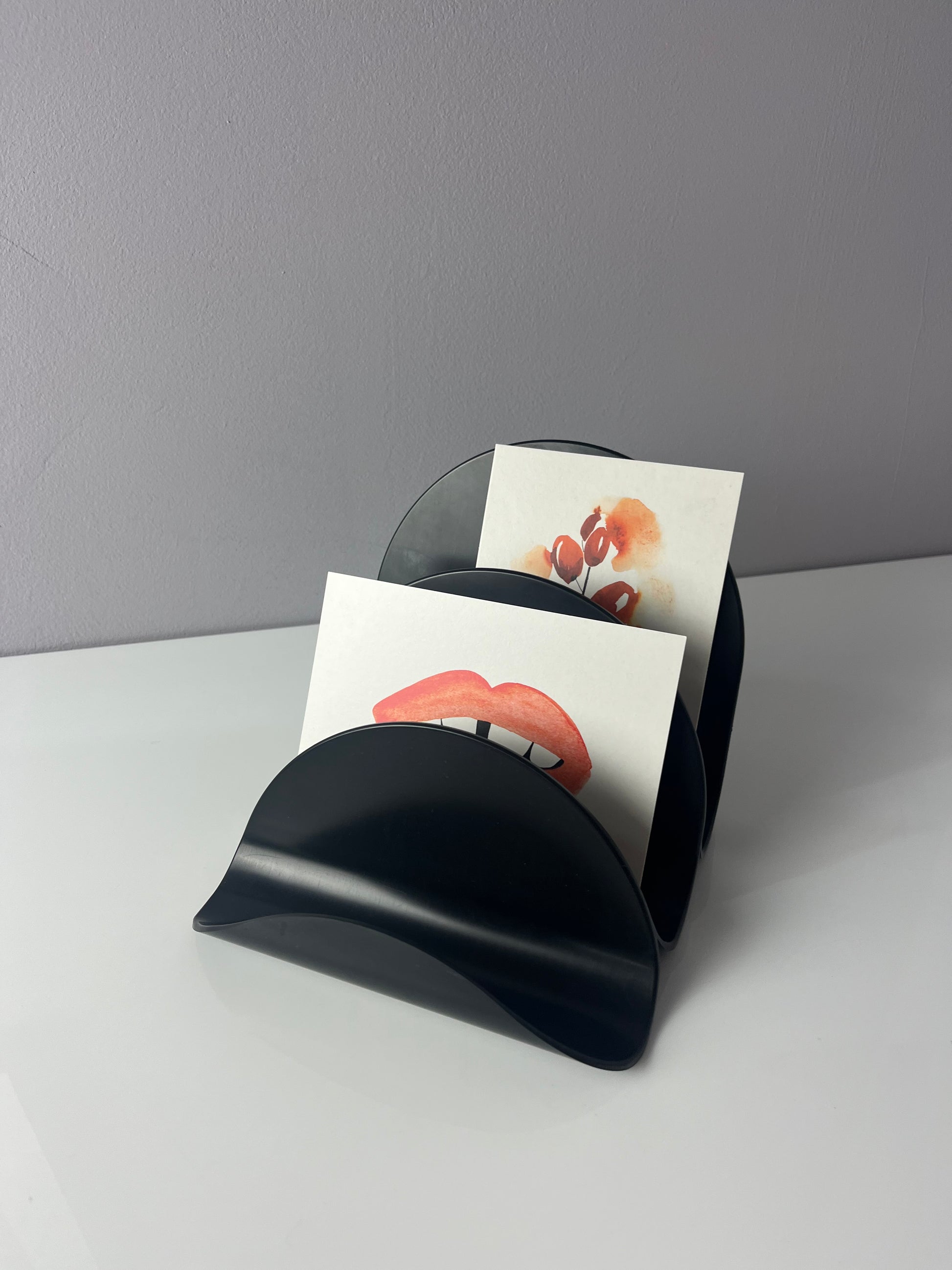 Briefhalter schwarz 70er Space Age Ära