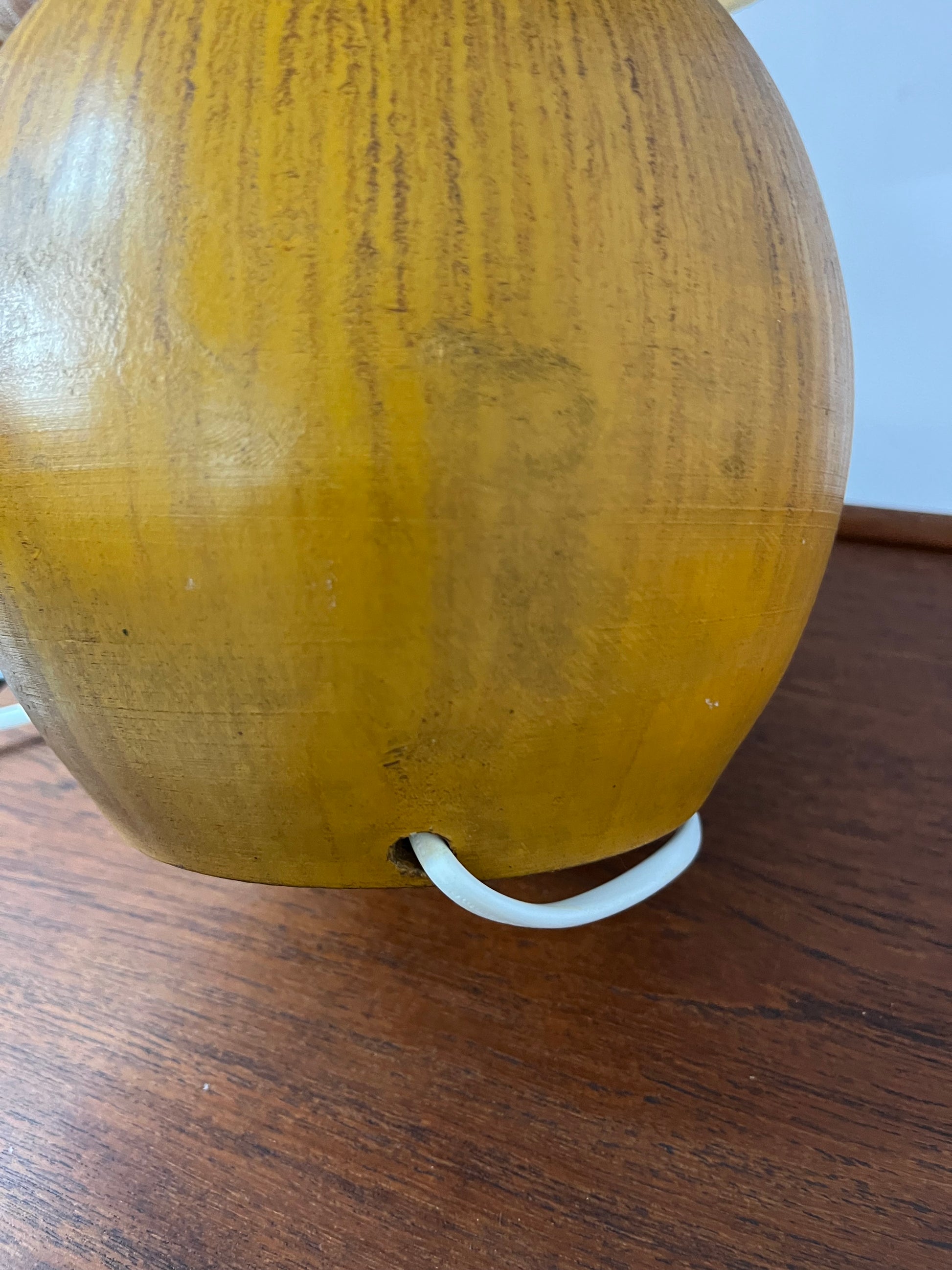 Kugeltischlampe Keramik mit Naturfaser Schirm