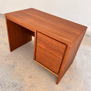 Schreibtisch Teak mit extra Laptop-Fach aus Dänemark