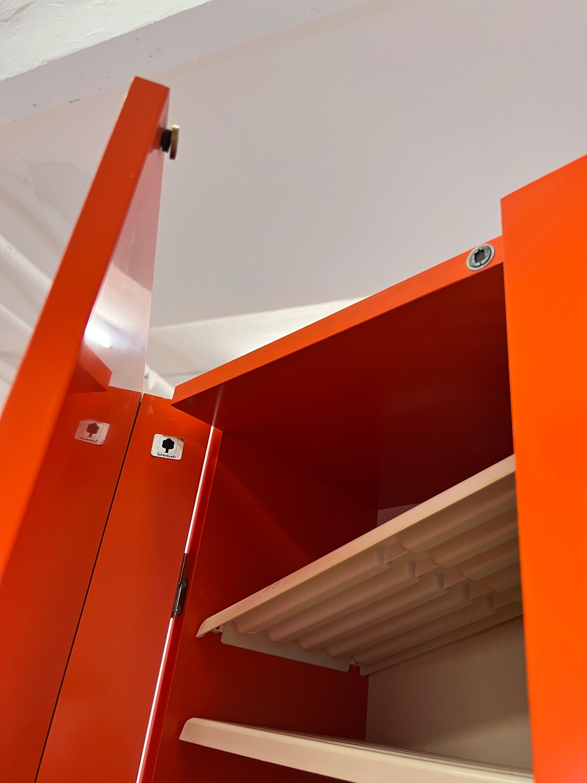 Schuhschrank orange von Schönbuch