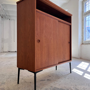 Schrank Teak mit Schiebetüren aus Dänemark