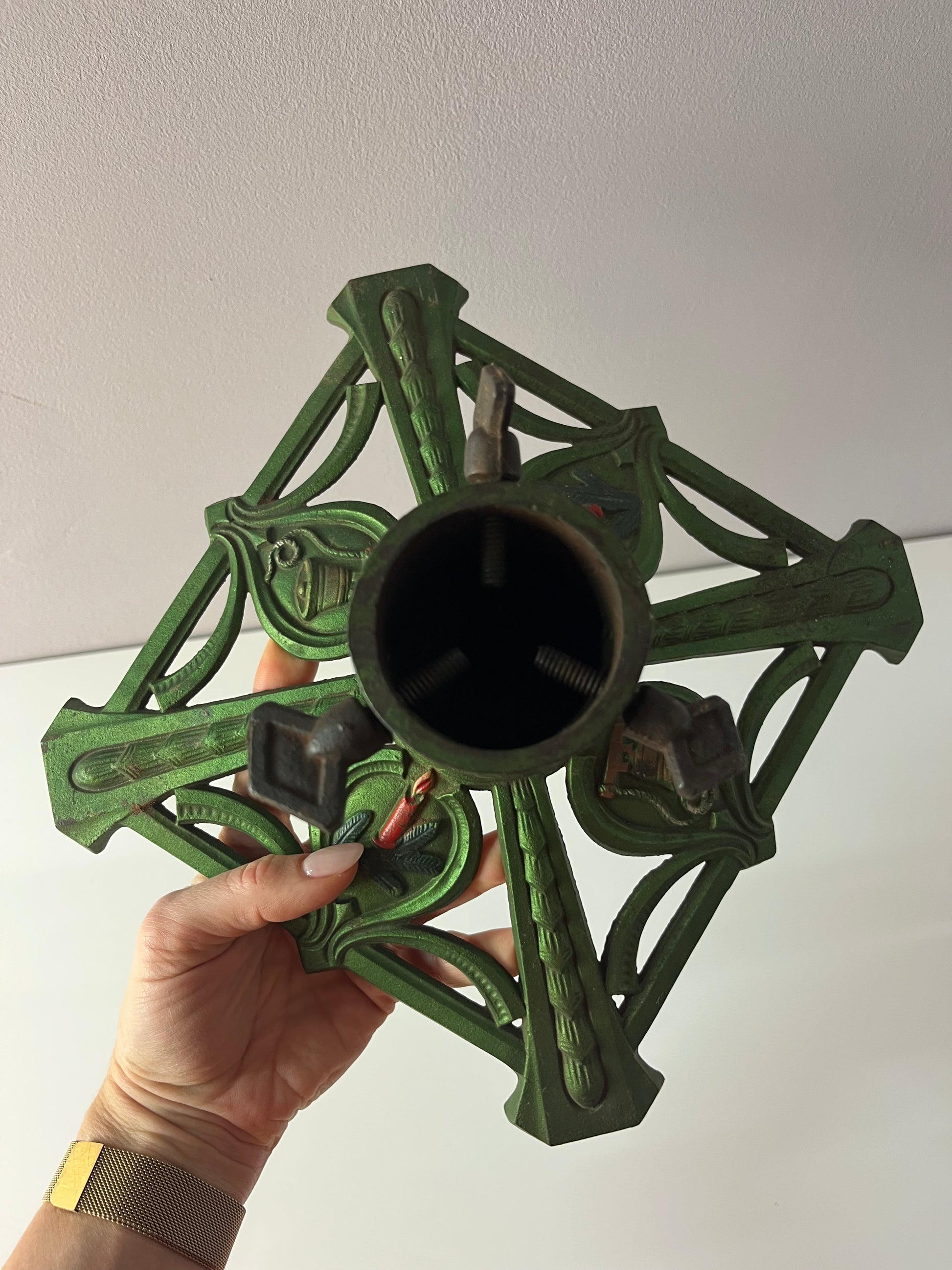 Tannenbaumständer grün Gusseisen