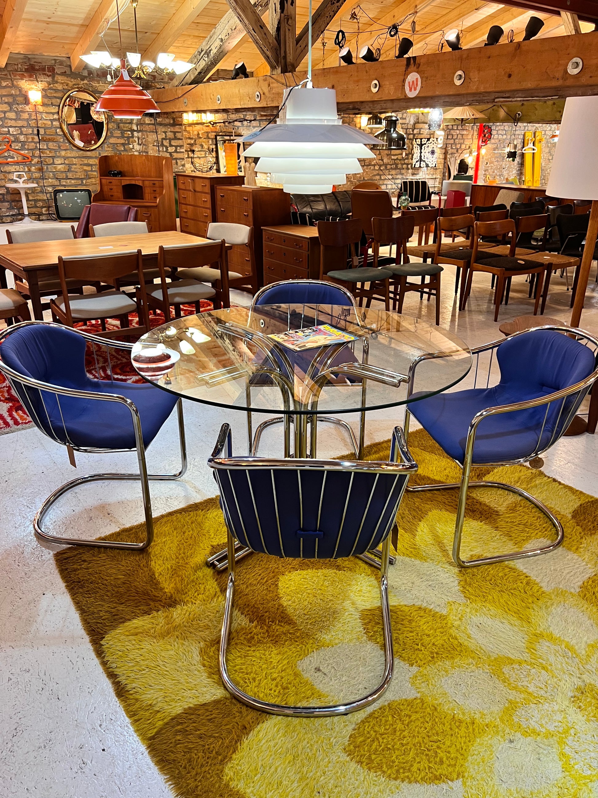 Set: 4x Freischwinger Chrom blau und runder Glastisch von Gastone Rinaldi für Alma