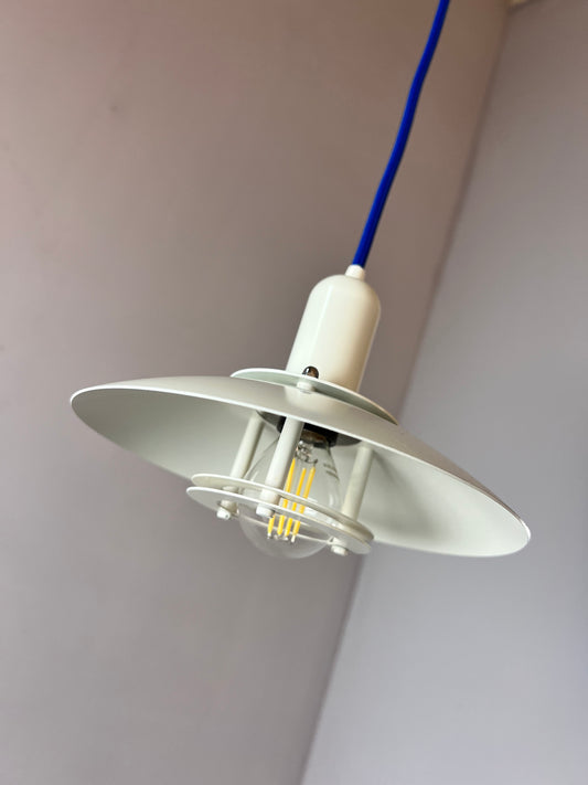 Kleine Lamellenlampe weiß aus Dänemark