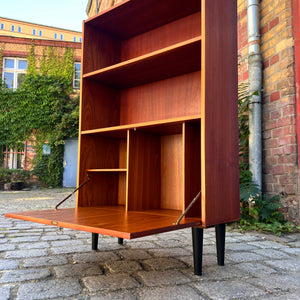 Regal Teak mit abschließbarem Fach