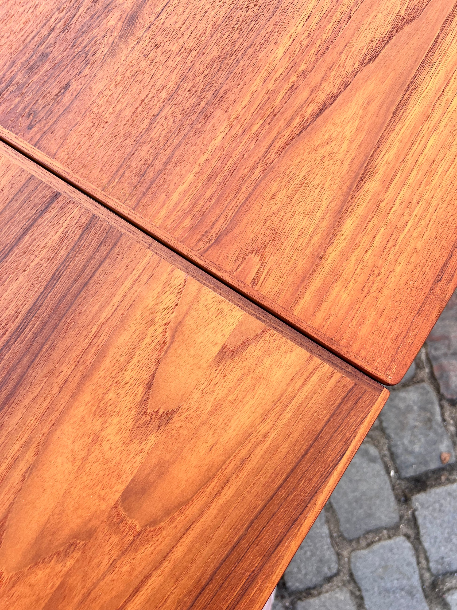 Kleiner ausziehbarer Esstisch Teak aus Dänemark