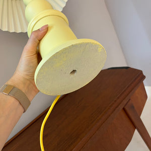 Tischlampe butteryellow neu lackiert