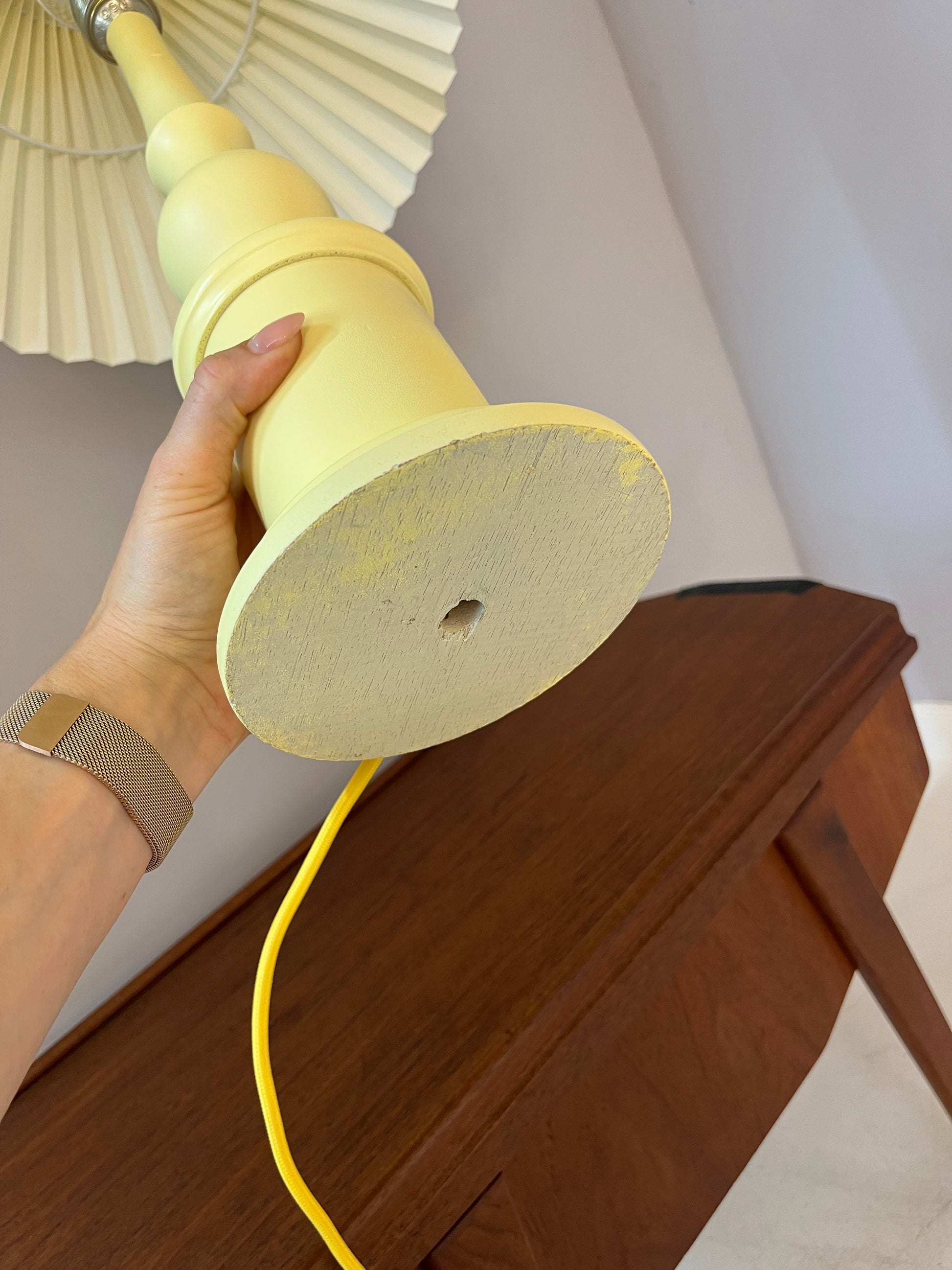 Tischlampe butteryellow neu lackiert