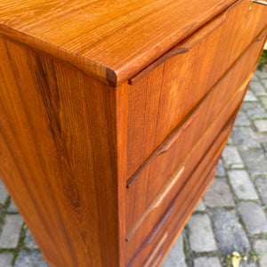 Tallboy Kommode Teak mit Schloss aus Dänemark