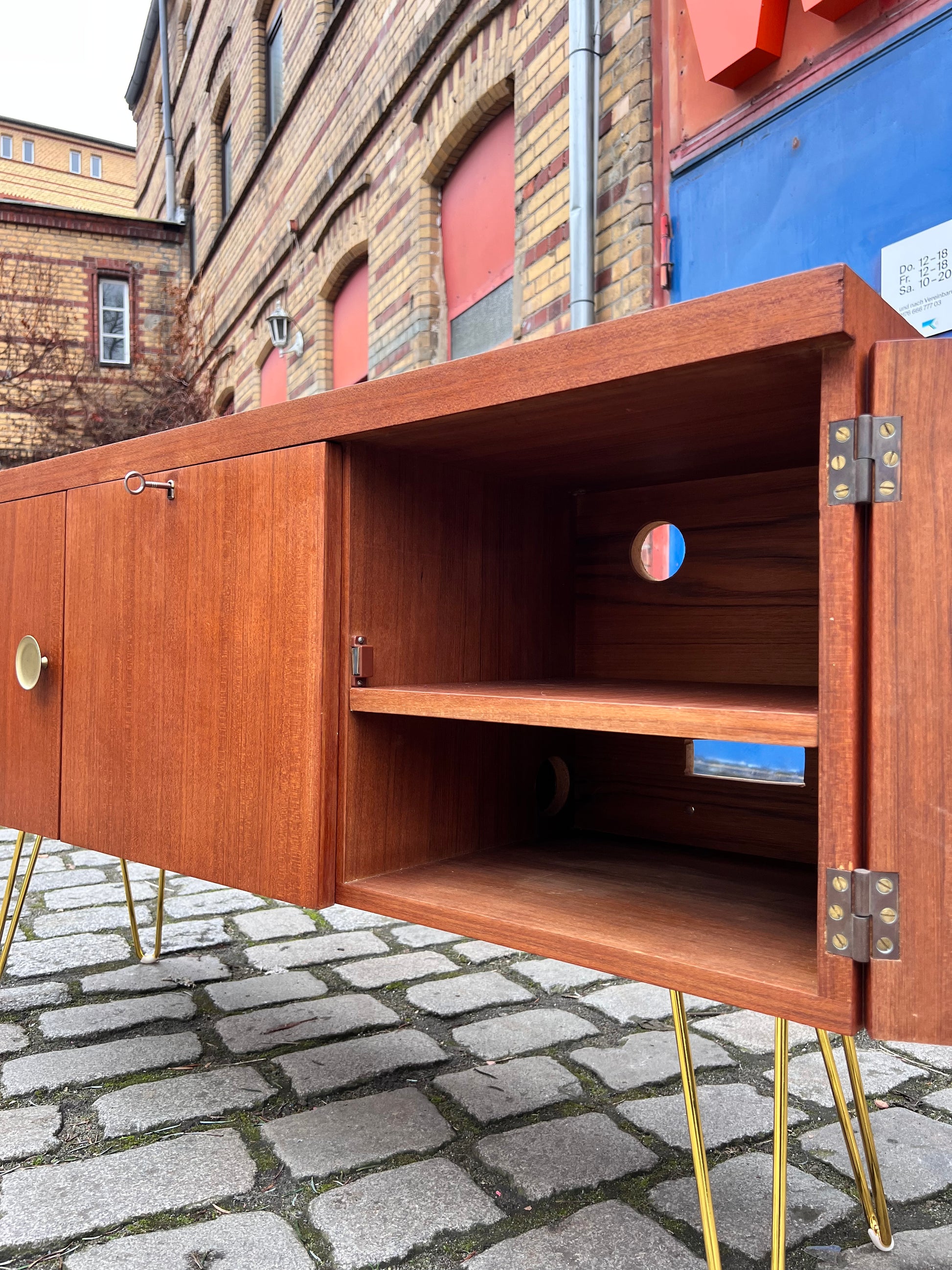 Sideboard Teak mit Fliesen und Schloss