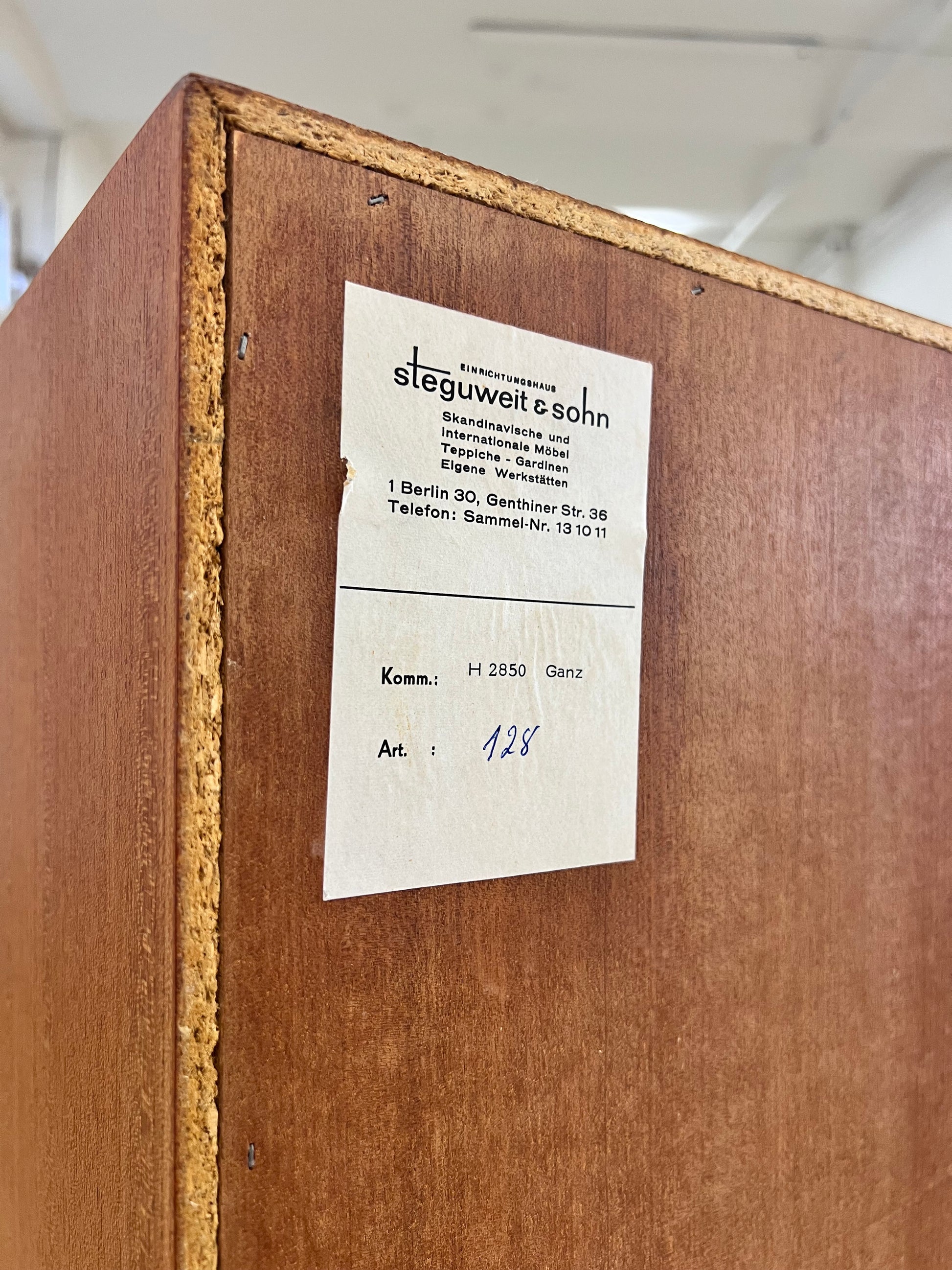 Regal Teak auf Hairpinlegs von rt Möbel