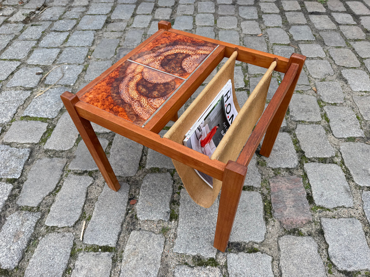 Beistelltisch Teak mit Zeitungsablage & Fliesen aus Dänemark