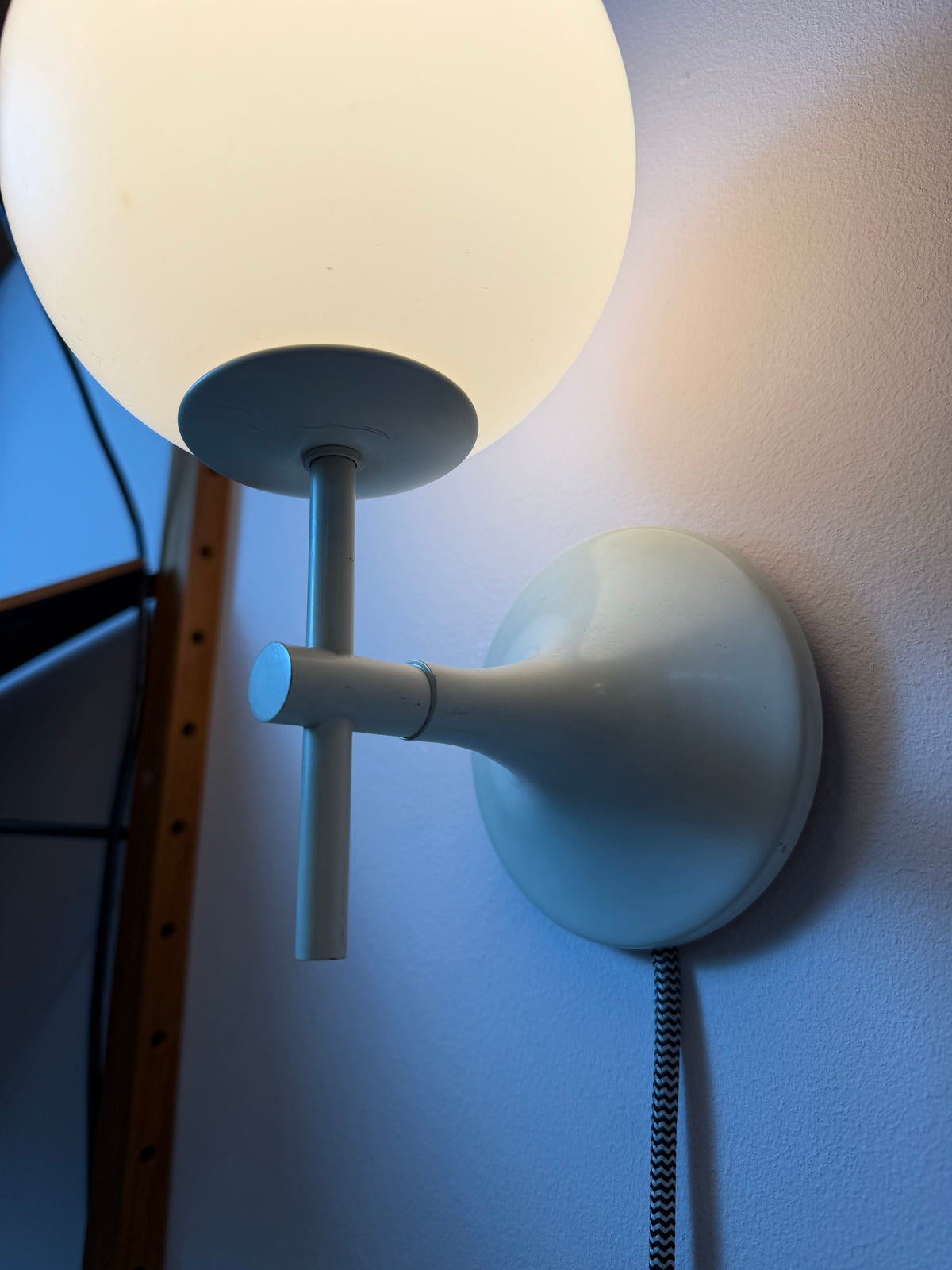 Wandlampe weiß Opalglas von Max Bill für Temde