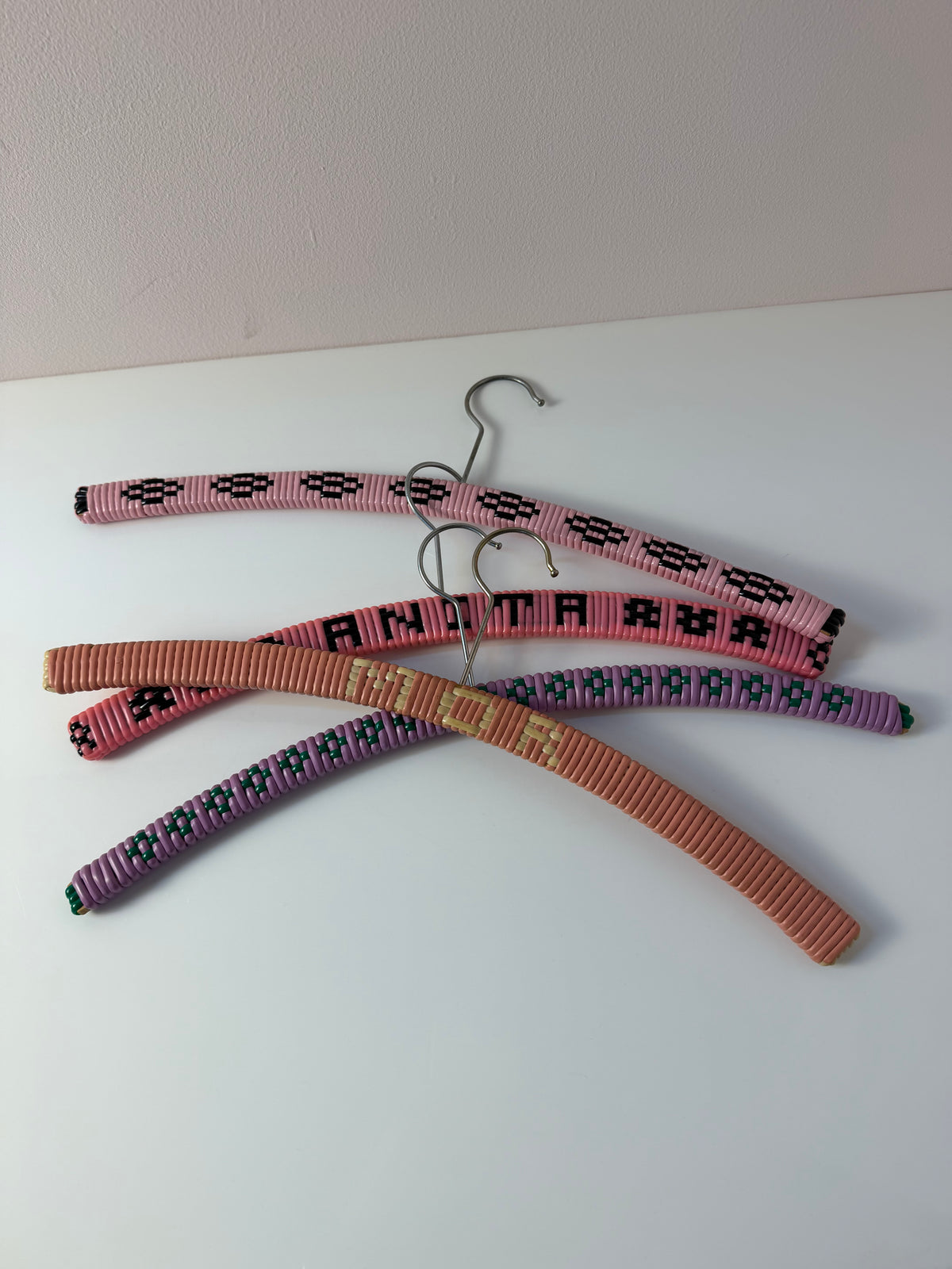 Set: 4x Kleiderbügel lila pink