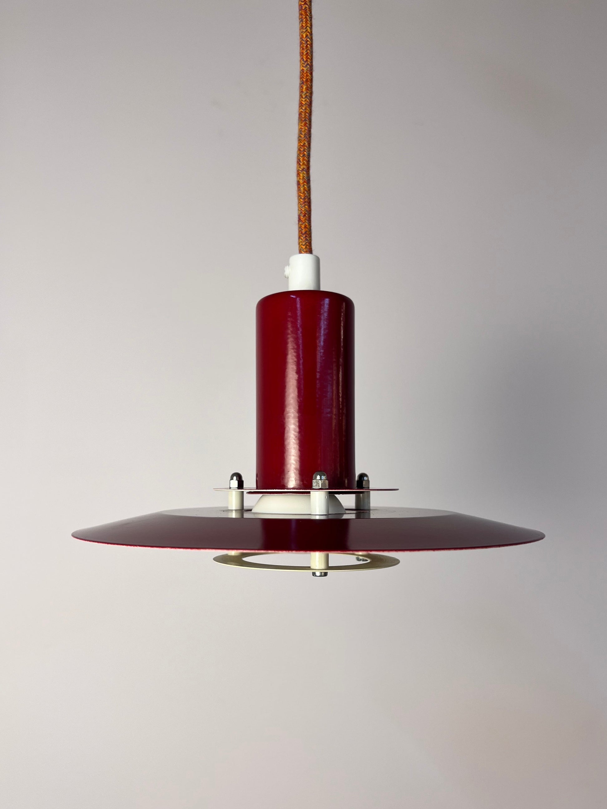 Lamellenlampe Typ 4020 dunkelrot von LYFA