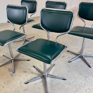 Drehbarer Polsterstuhl grün Kunstleder Chrom