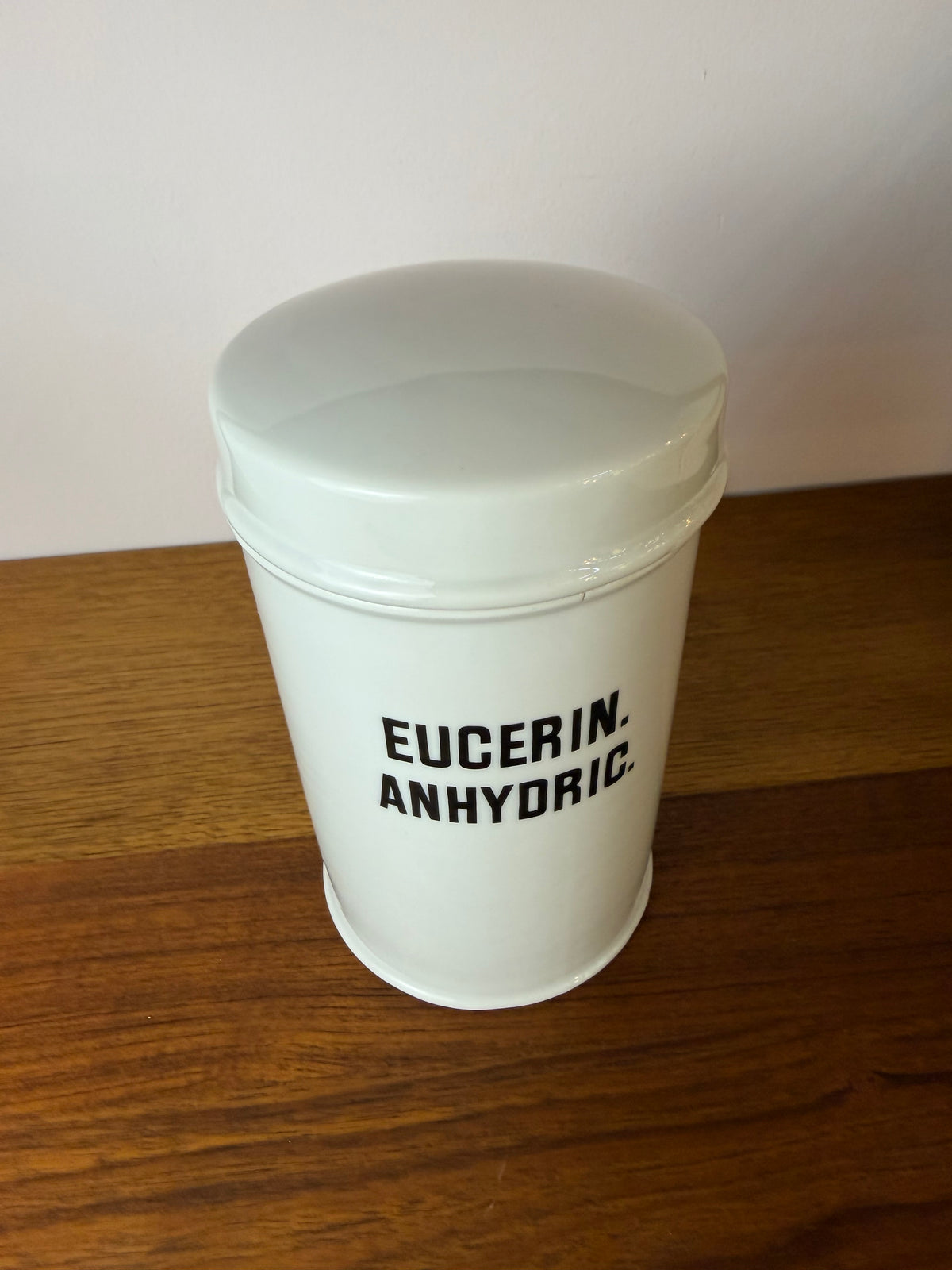 Apothekerdose Eucerin. Anhydric. weiß Porzellan - 1000 ml