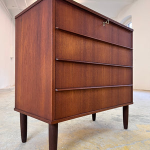 Kommode Teak mit Schloss aus Dänemark