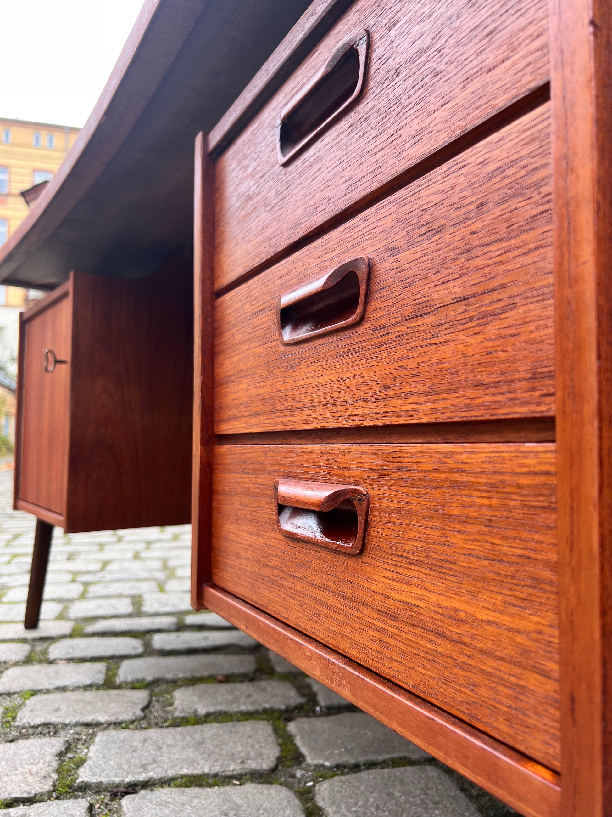 Freistehender Schreibtisch Teak von VKW Möbel