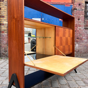 Regal Teak mit Minibar auf neuen Holzfüßen aus Dänemark