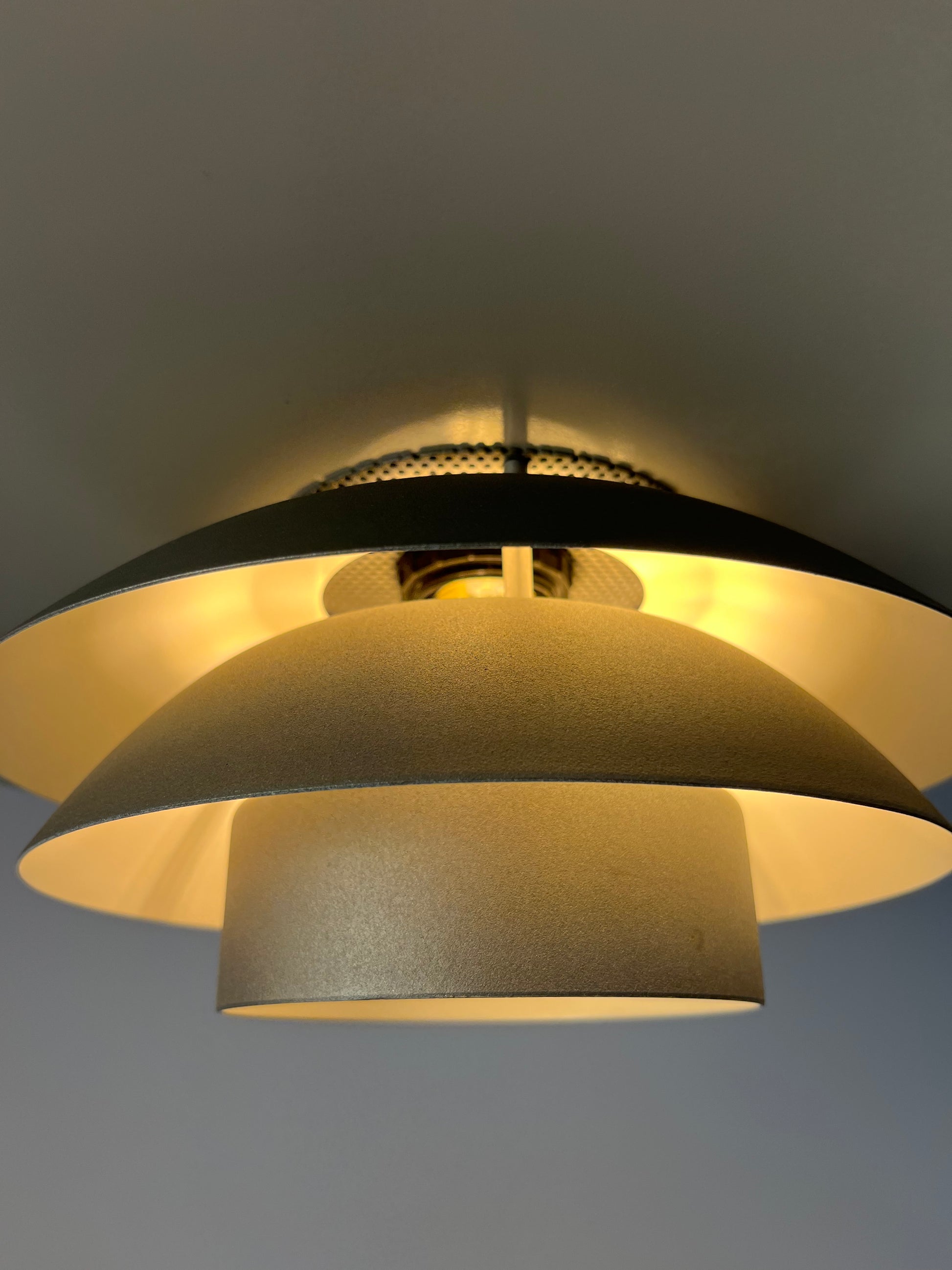 Lamellenlampe Modell DE-LUX grau von Design Light