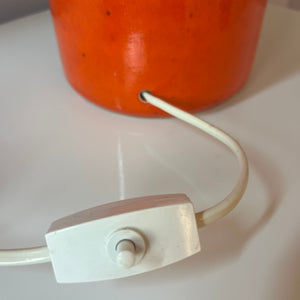 Stehlampe orange Keramik mit Wollschirm