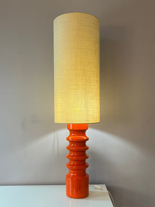 Stehlampe orange Keramik mit Wollschirm
