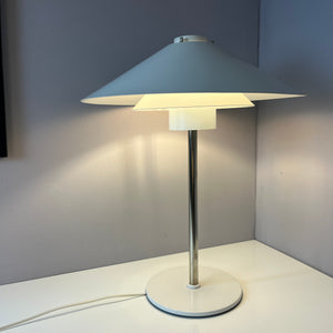 Tischlampe Trapez weiß orange von Christian Hvidt für Nordisk Solar
