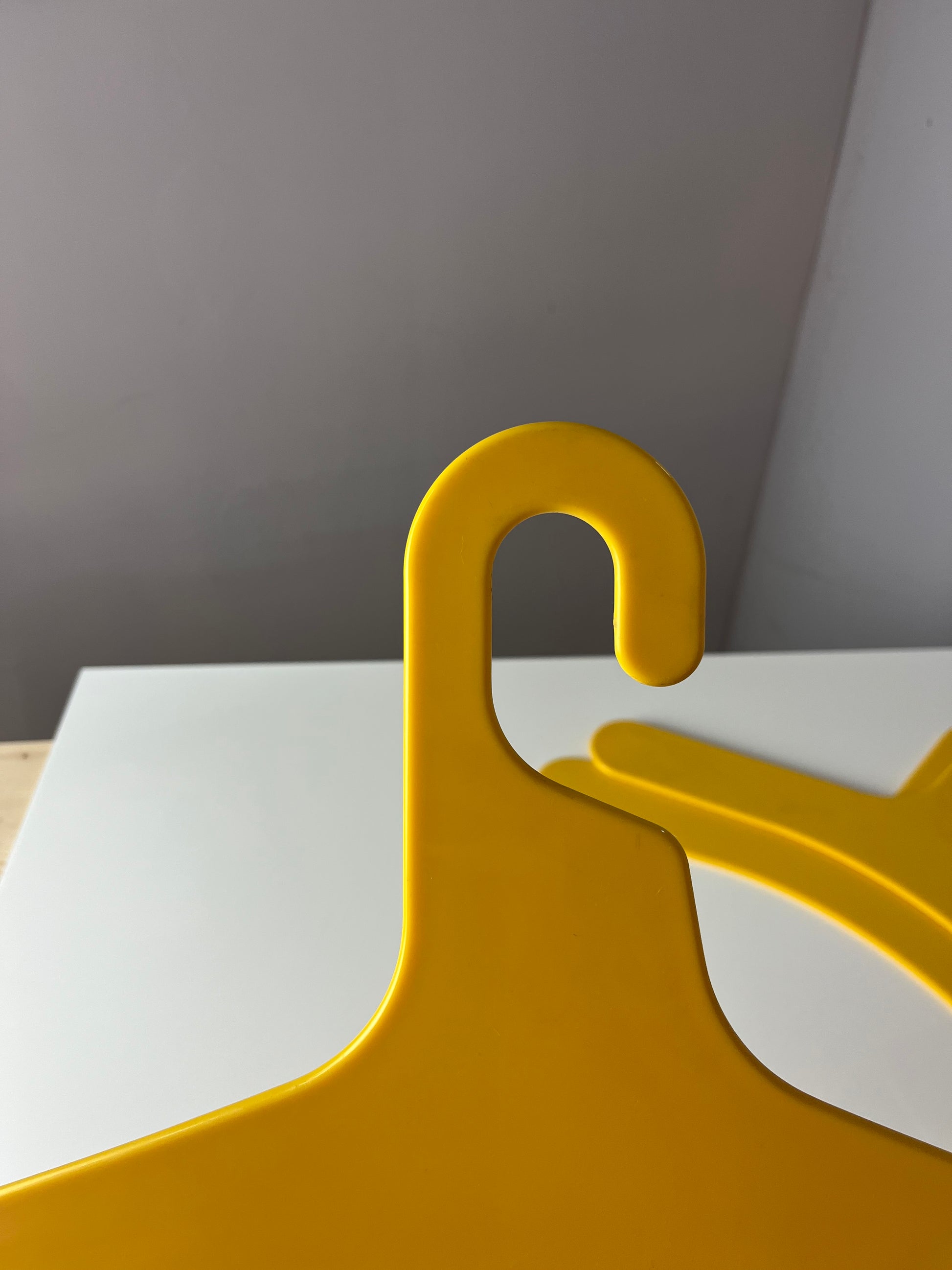 Set: 3x Kleiderbügel gelb