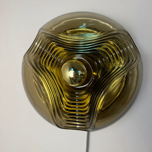 Große Wandlampe Futura Rauchglas Messing von Koch & Lowy für Peill & Putzler