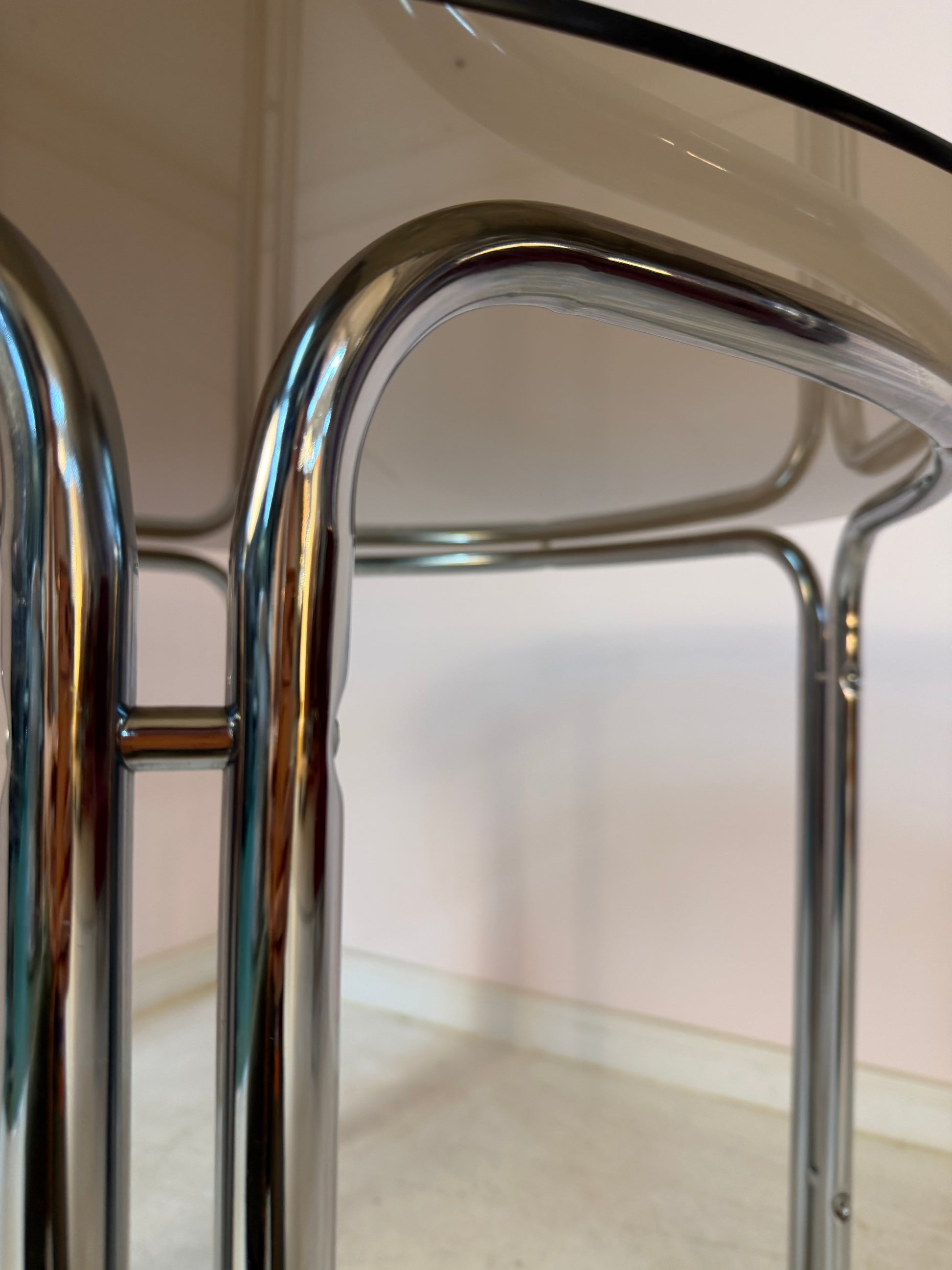 Esstisch Chrom und Rauchglas rund