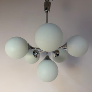 Sputnik Kronleuchter Chrom Opalglas